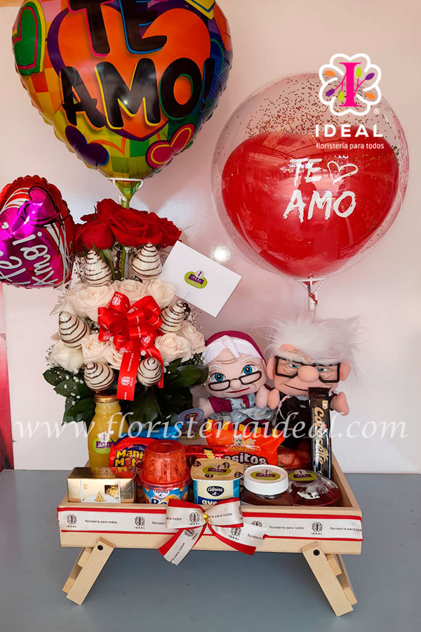 Especial desayuno sorpresa ideal para celebrar el amor, incluye: * Sándwich de pollo. * Ensalada de